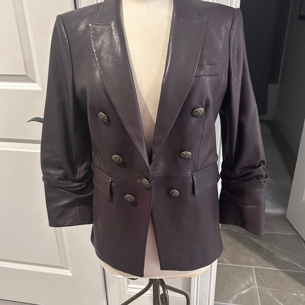 Elegant Double-Breasted Women's Jacket